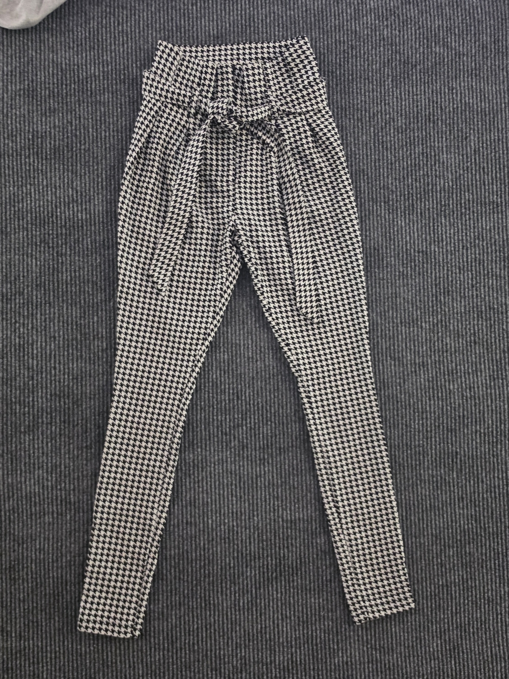 Windsor Black & White Houndstooth Paperbag Waist Skinny Pants